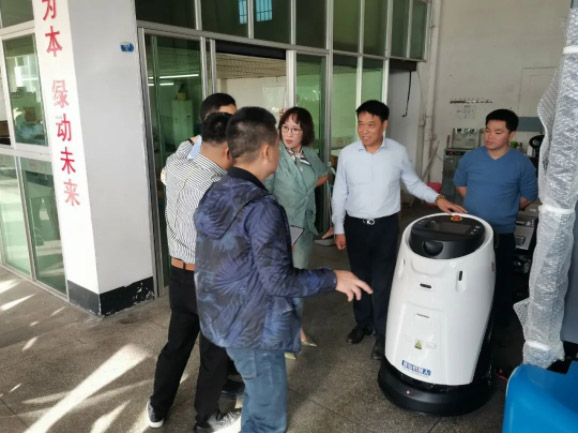 情暖永新昌丨熱烈歡迎廈門總商會舉辦的哈工大會長班同學(xué)光臨廈門永新昌參觀指導(dǎo)。